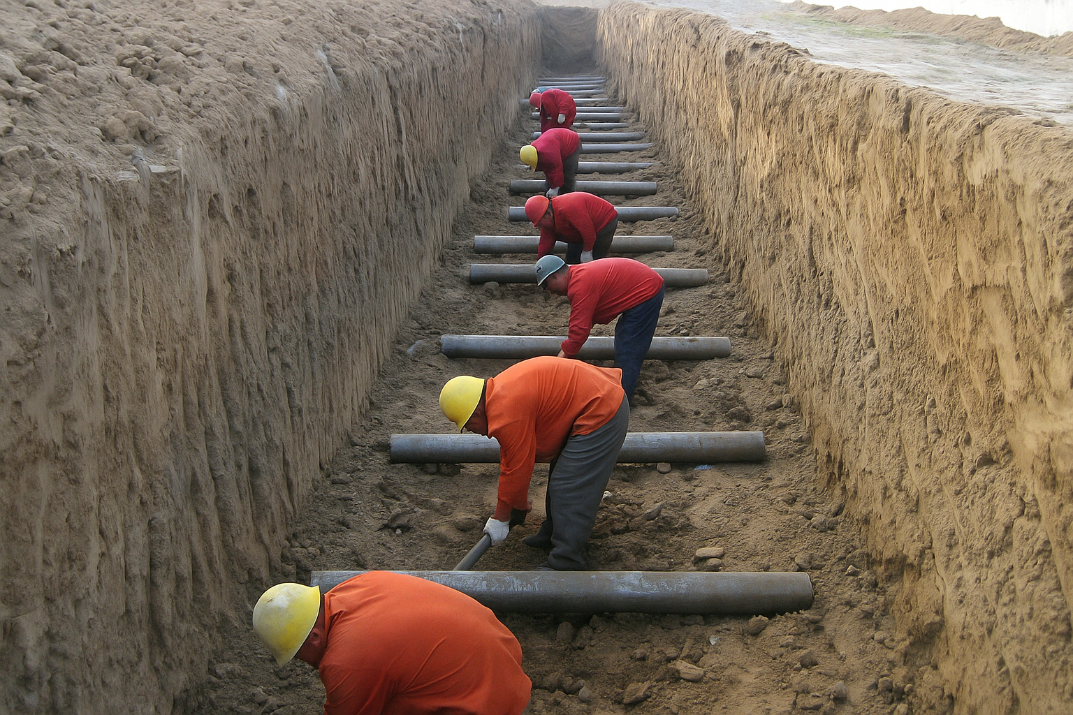 MMO probe anodes for internal water tank and vessel cathodic protection