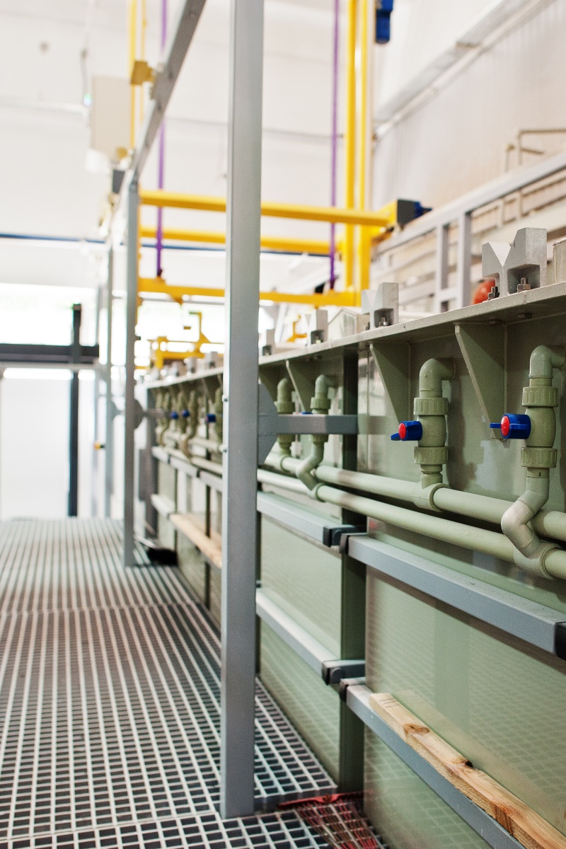 Titanium DSA anodes installed in an industrial zinc galvanizing bath line